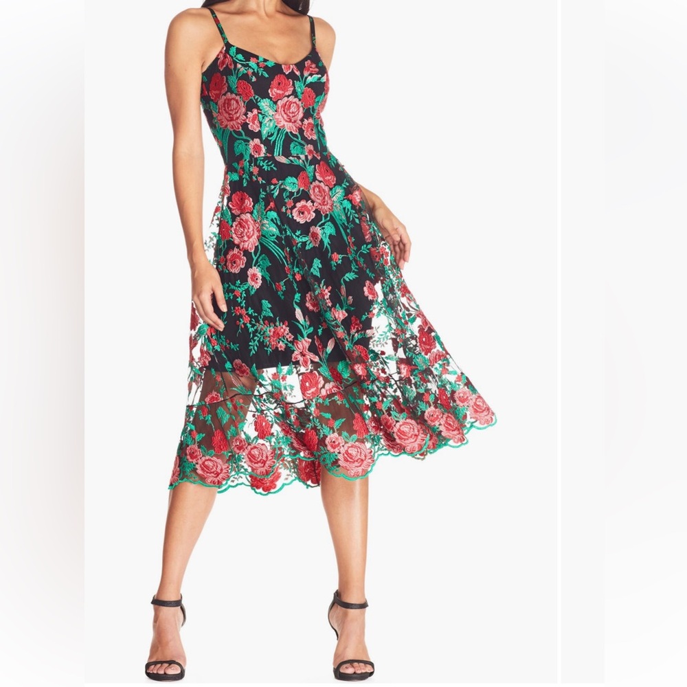 🌺 UMA Floral Embroidered Dress 🌺